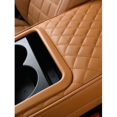 Автомобільний підлокітник із двома підстаканниками універсальний органайзер для авто серветок подушка-підставка з кишенею Коричневий