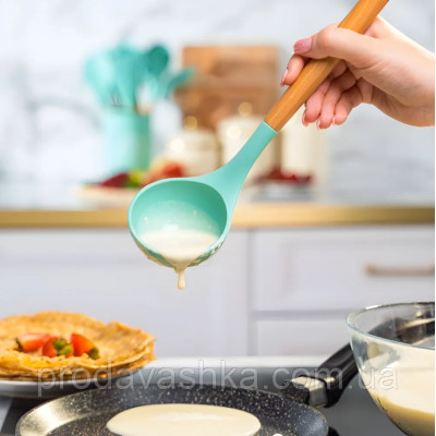Комплект 12 предметів кухонного силіконового приладдя набір приладів з дерев'яною ручкою на підставці лопатки начиння для кухні Блакитний