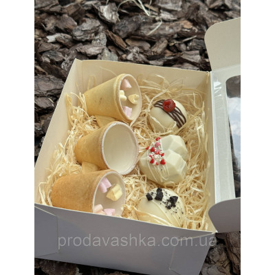 Подарунковий набір Білий шоколад 3 їстівні чашки + 3 какао бомбочки для гарячих напоїв на свято Новий рік