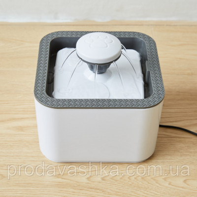 Автоматична напувалка фонтан 2,5л для домашніх тварин з фільтром для вихованців собак та котів фонтанчик ЮСБ для води